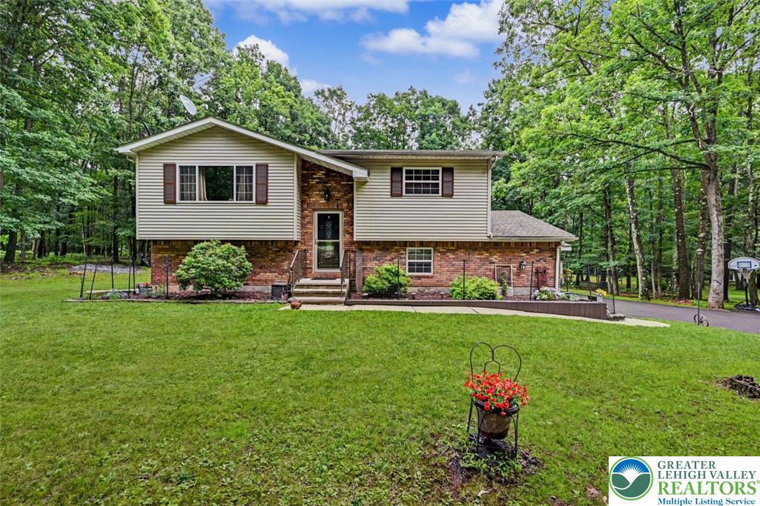 386 Upper Ridge Drive Property Photo 2