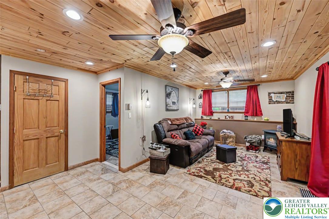 386 Upper Ridge Drive Property Photo 30