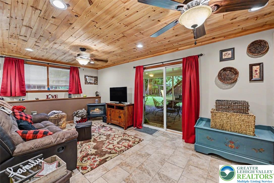 386 Upper Ridge Drive Property Photo 32