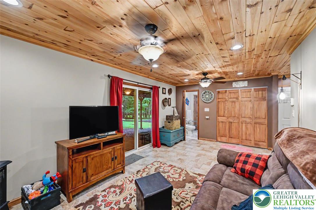386 Upper Ridge Drive Property Photo 34