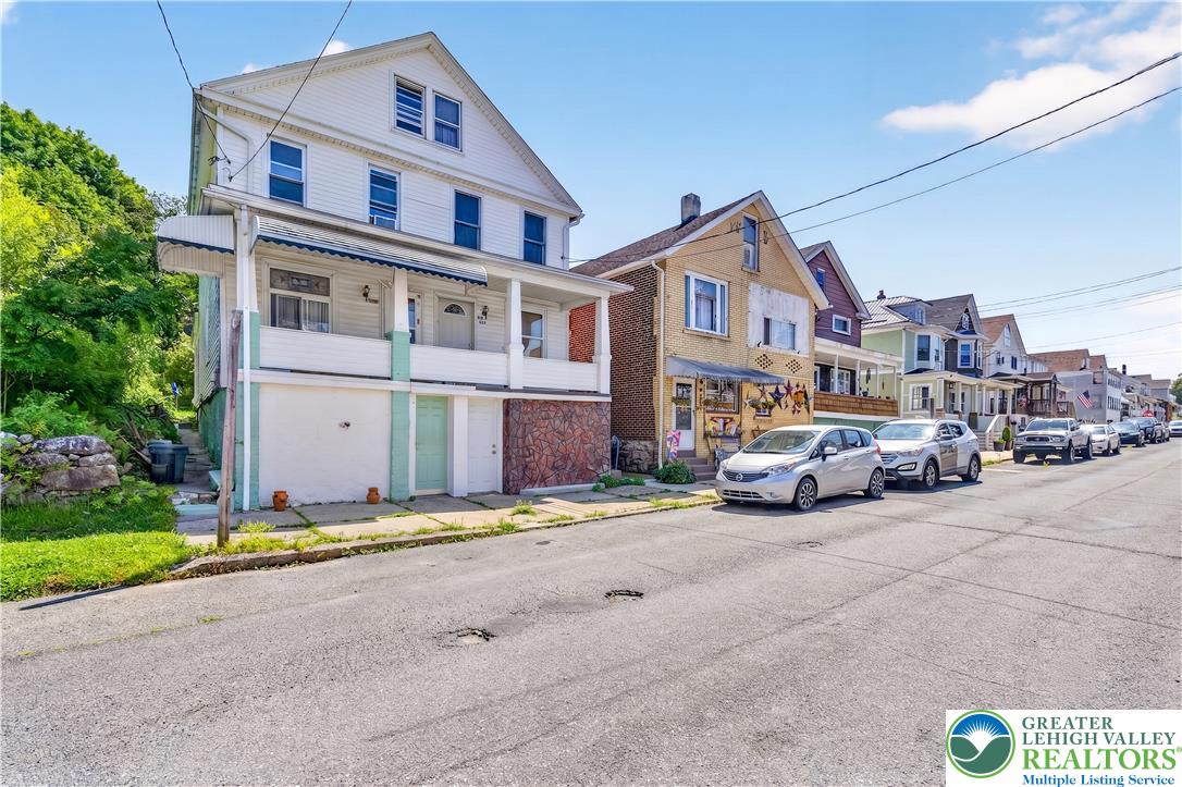 325 East Fell Street Property Photo 4