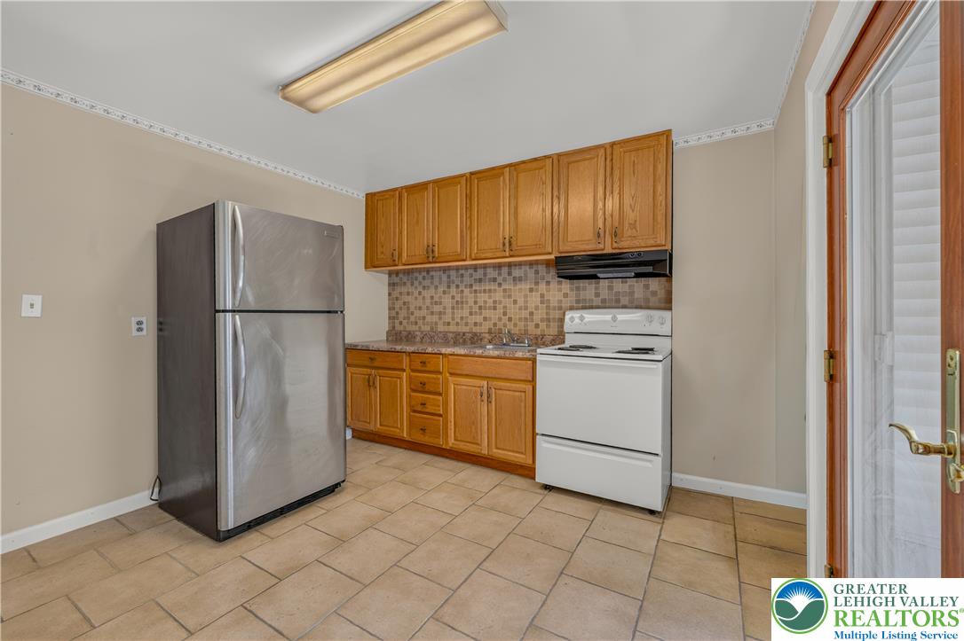 325 East Fell Street Property Photo 11