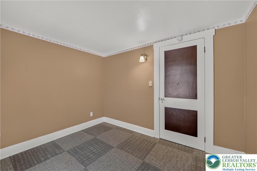 325 East Fell Street Property Photo 15