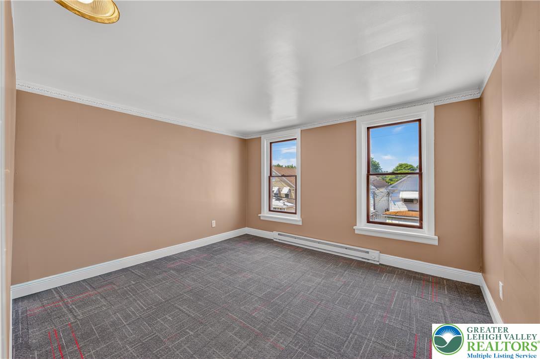 325 East Fell Street Property Photo 16