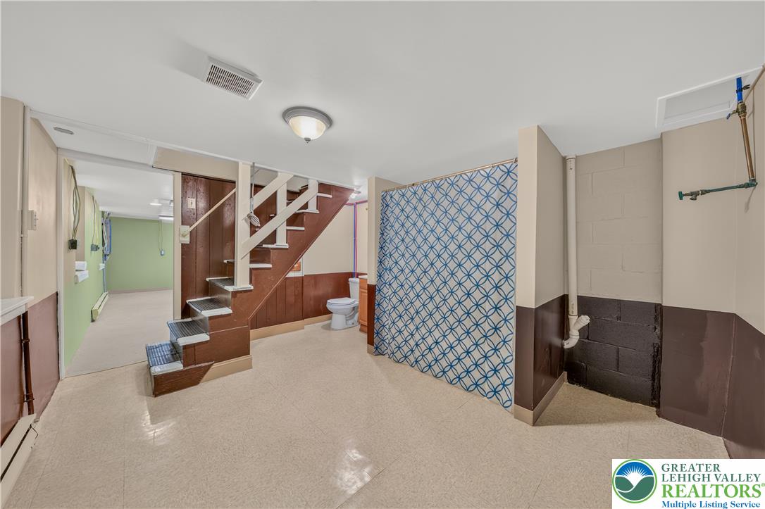 325 East Fell Street Property Photo 22