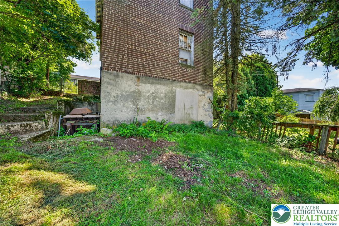 325 East Fell Street Property Photo 29
