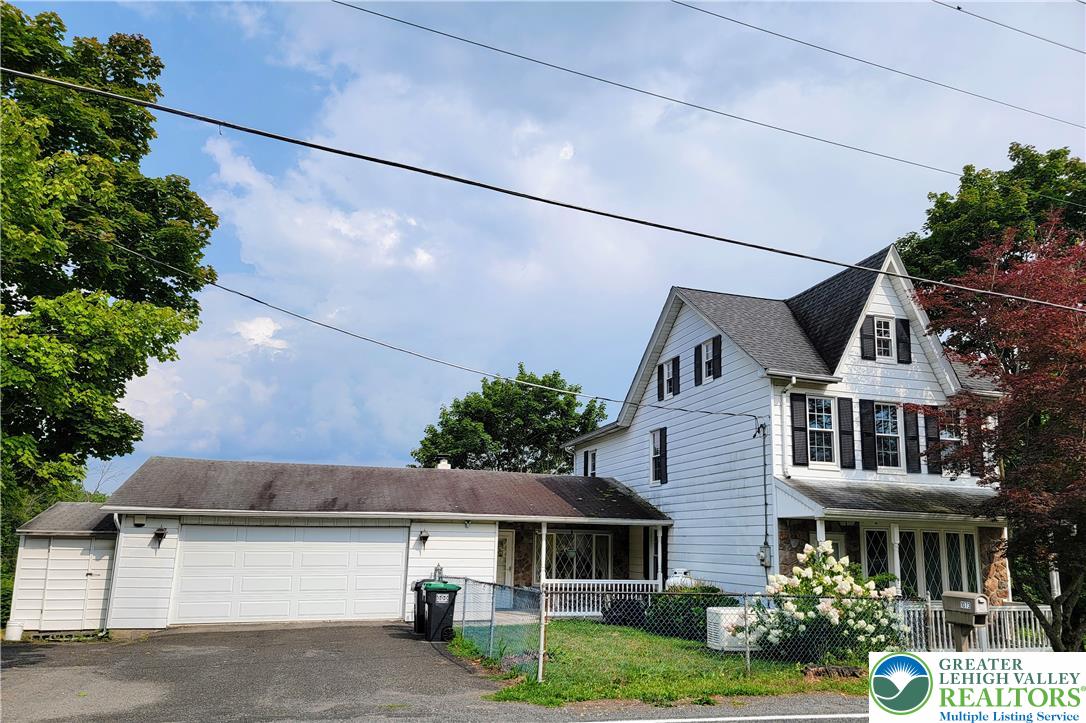 1073 Mahoning Mountain Road Property Photo 1