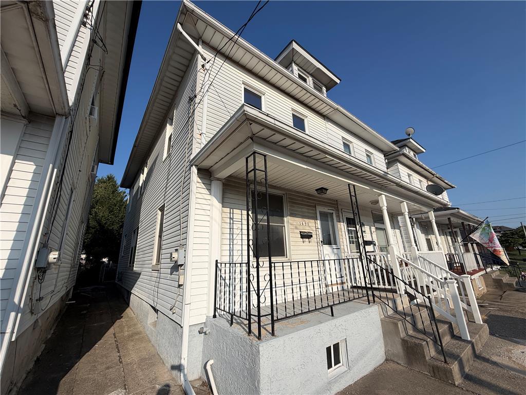 1627 Riegel Street Property Photo 2