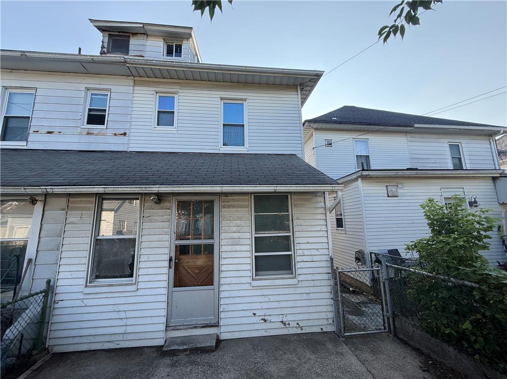 1627 Riegel Street Property Photo 3