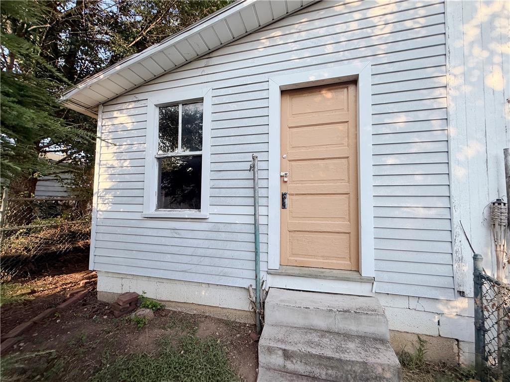 1627 Riegel Street Property Photo 5