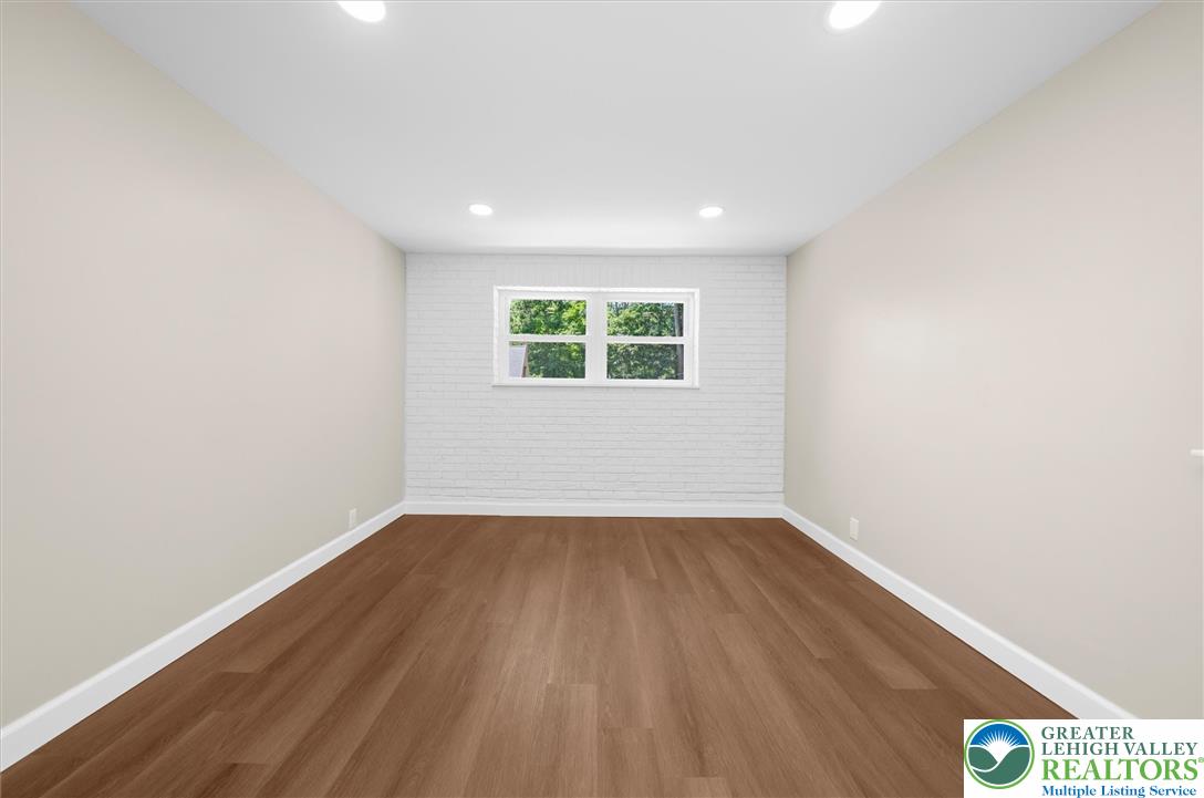 82 White Oak Lane Property Photo 19