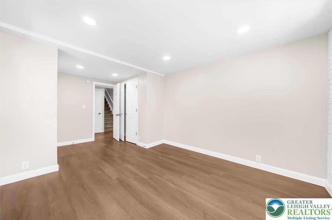 82 White Oak Lane Property Photo 20