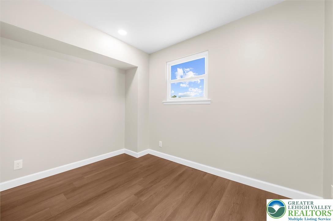 82 White Oak Lane Property Photo 24