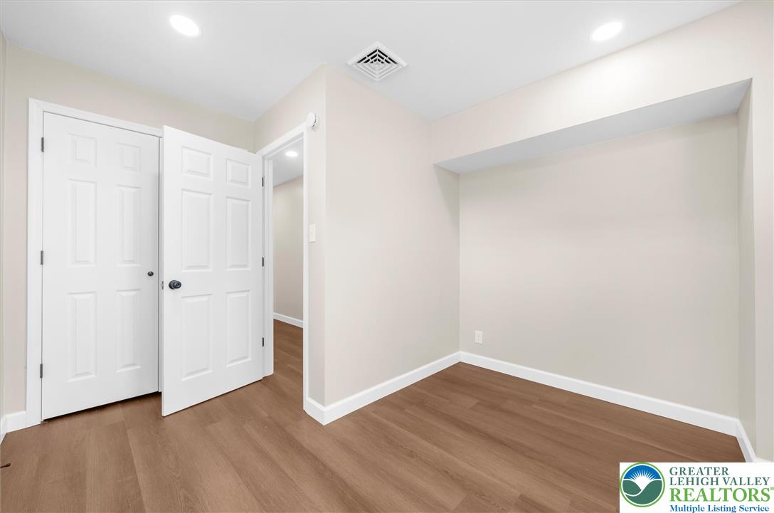 82 White Oak Lane Property Photo 25