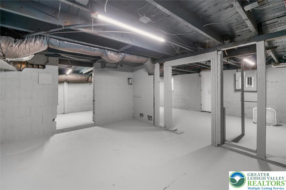 82 White Oak Lane Property Photo 30