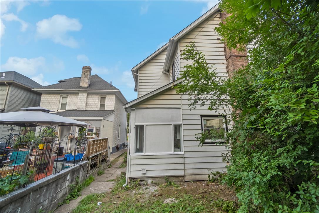 352 South 1st Street Property Photo 6