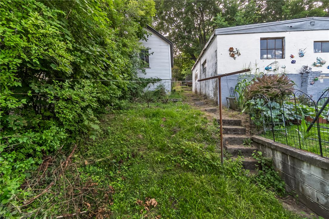 352 South 1st Street Property Photo 7