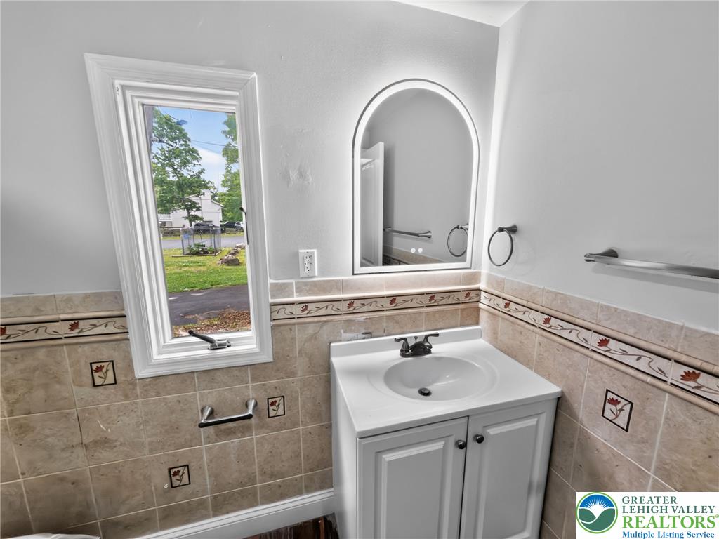 229 Pocono Boulevard Property Photo 20