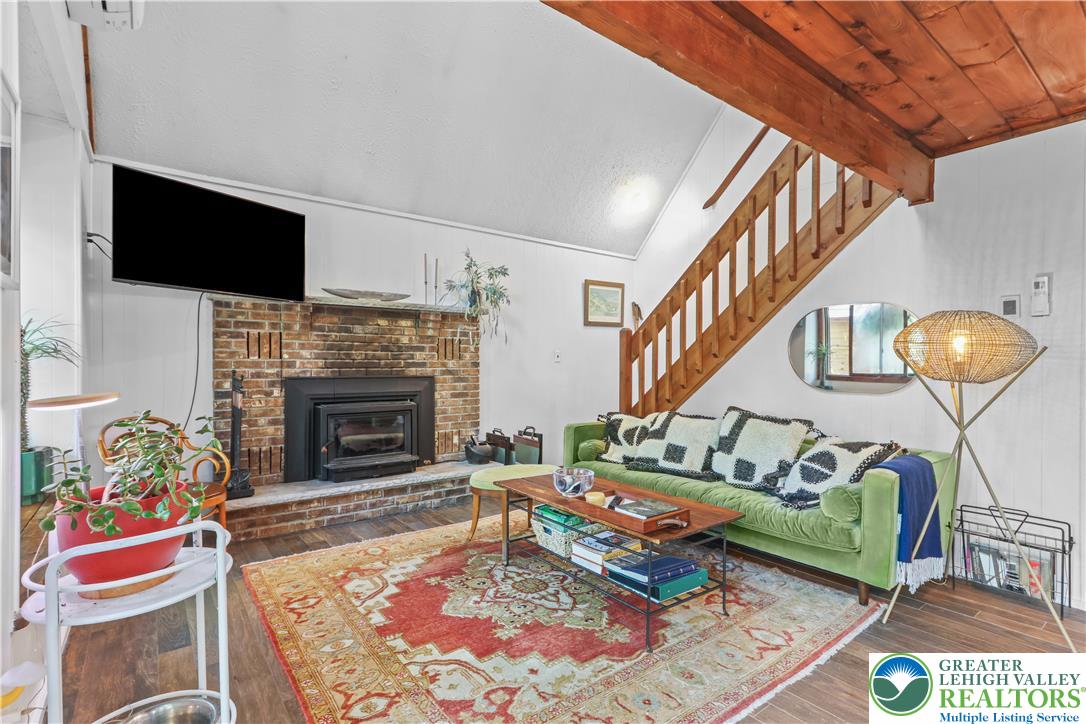 5218 East Woodbridge Drive Property Photo 6