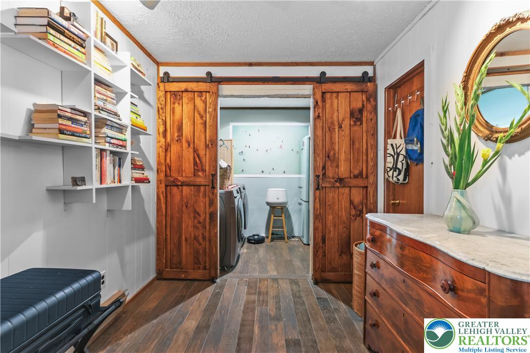 5218 East Woodbridge Drive Property Photo 17