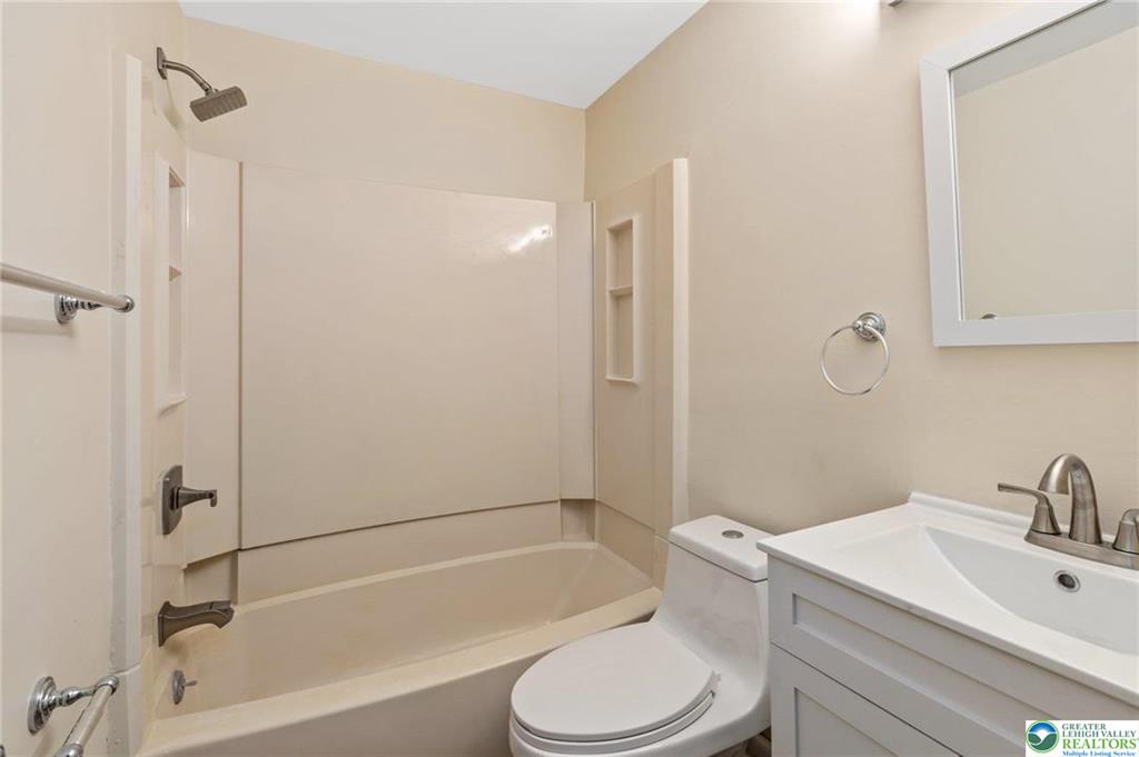 528 North Mohr Street Property Photo 21