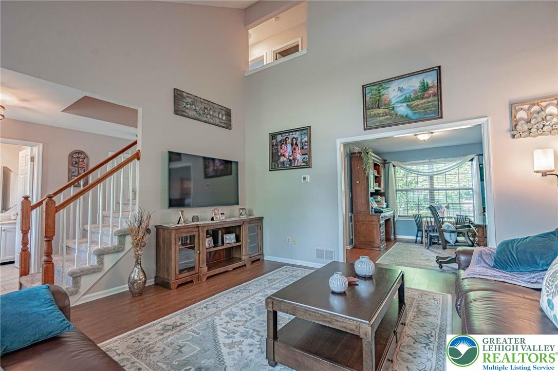 3303 Sturbridge Avenue Property Photo 9