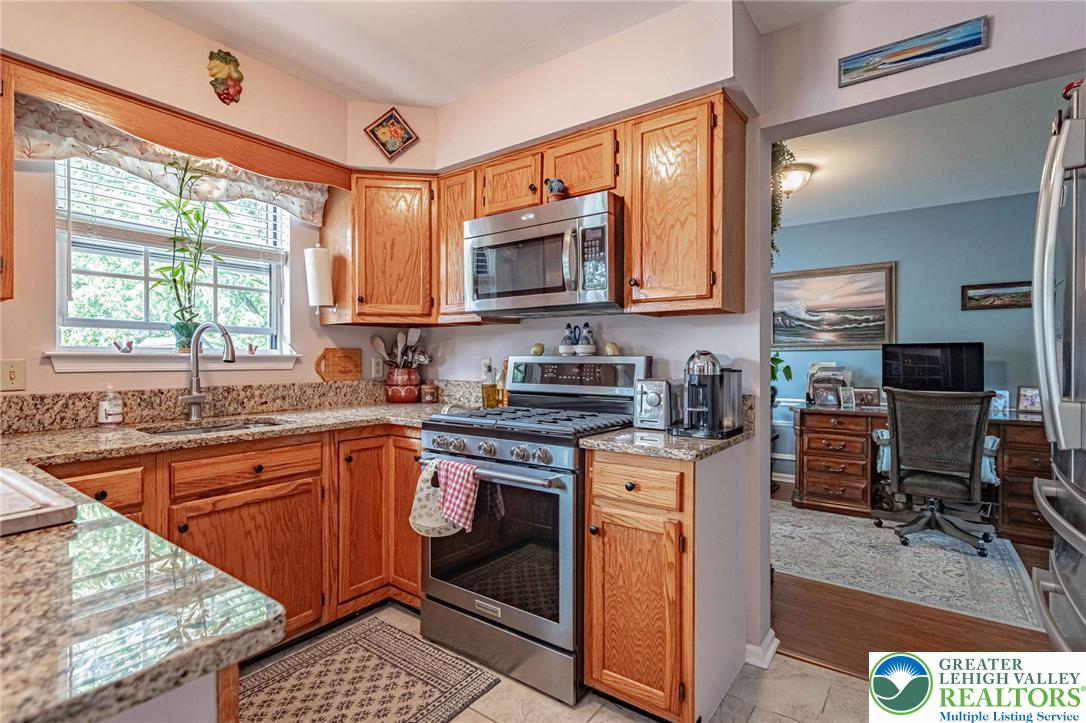 3303 Sturbridge Avenue Property Photo 11
