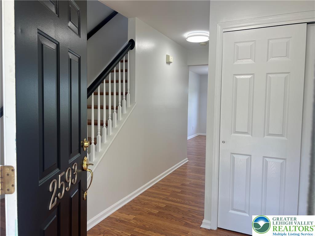 2593 Halleck Drive Property Photo 3