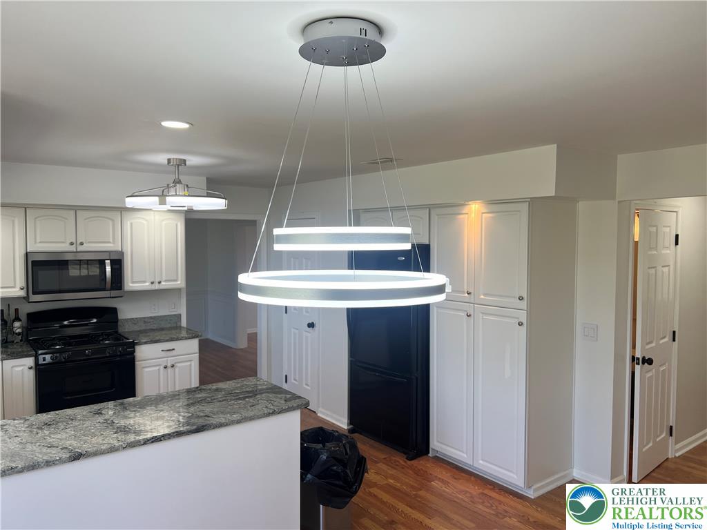 2593 Halleck Drive Property Photo 8