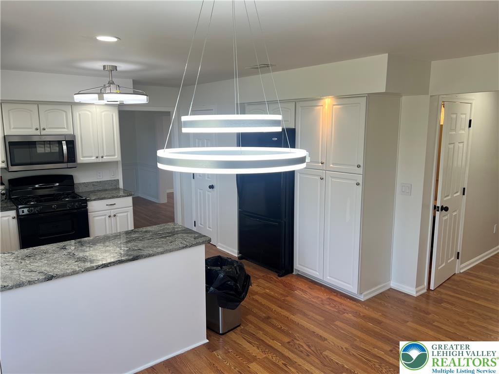 2593 Halleck Drive Property Photo 10