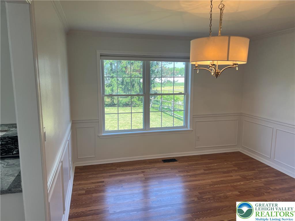 2593 Halleck Drive Property Photo 13