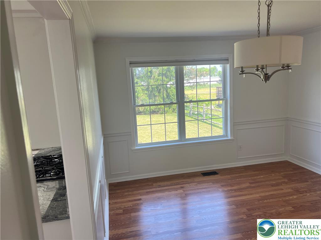 2593 Halleck Drive Property Photo 14