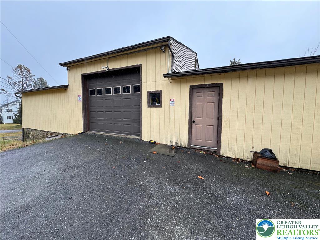 2552 Spring Street Property Photo 5