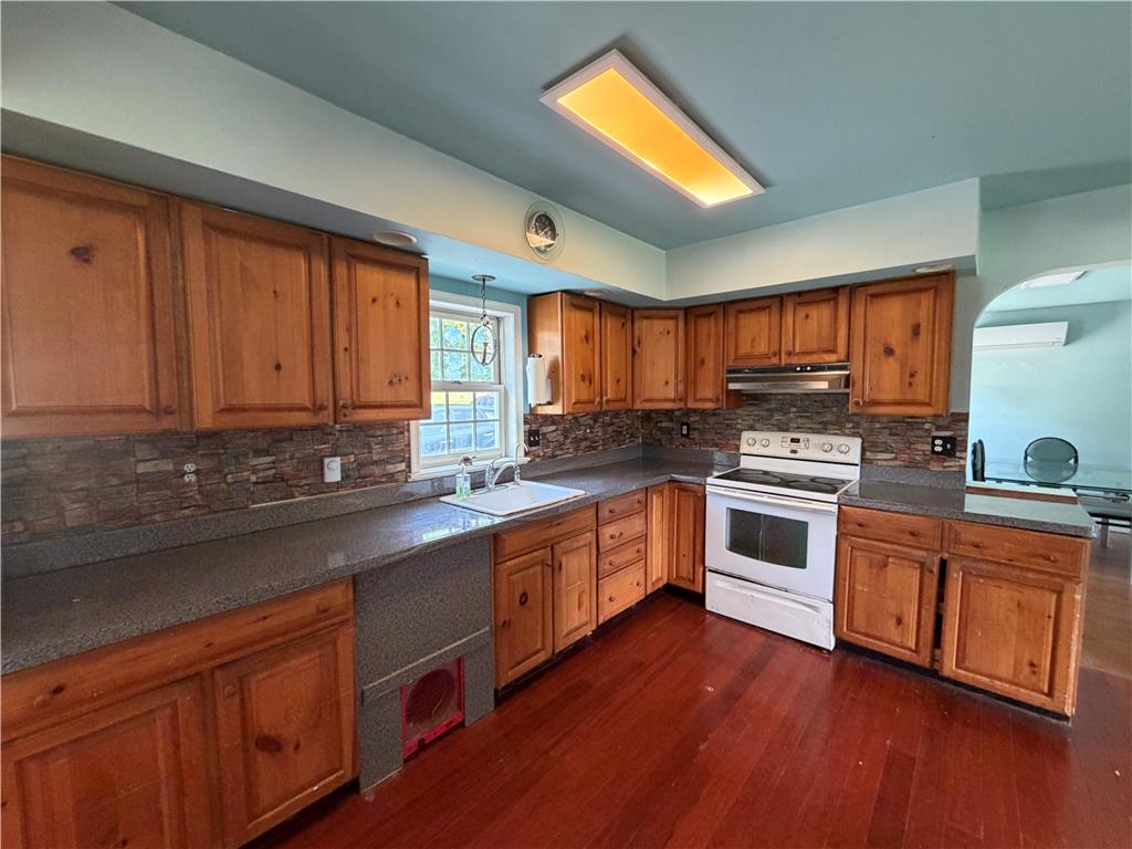 2552 Spring Street Property Photo 10