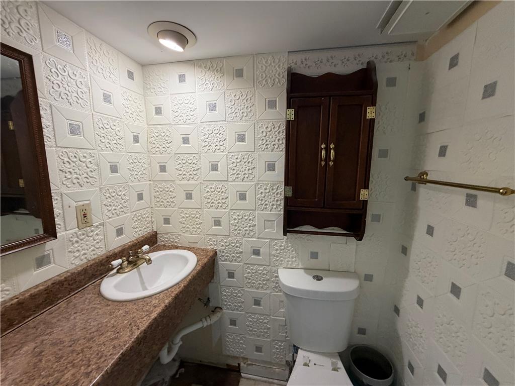2552 Spring Street Property Photo 27