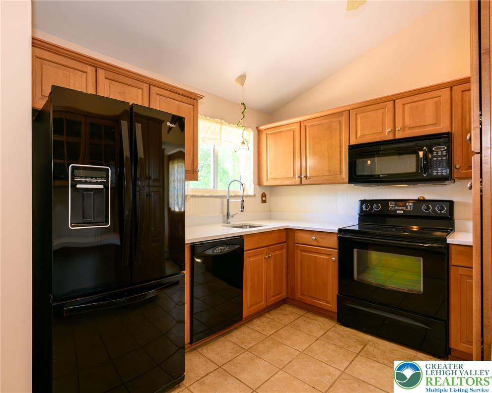 10144 Dietrich Road Property Photo 4
