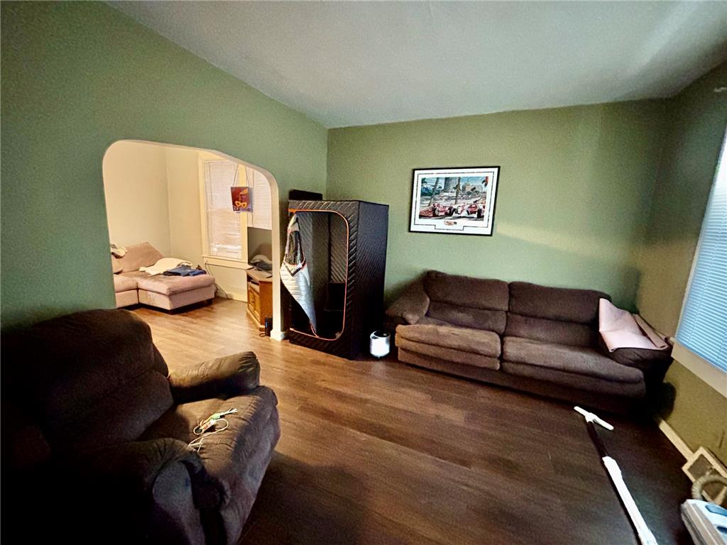 2404 Victor Street Property Photo 10