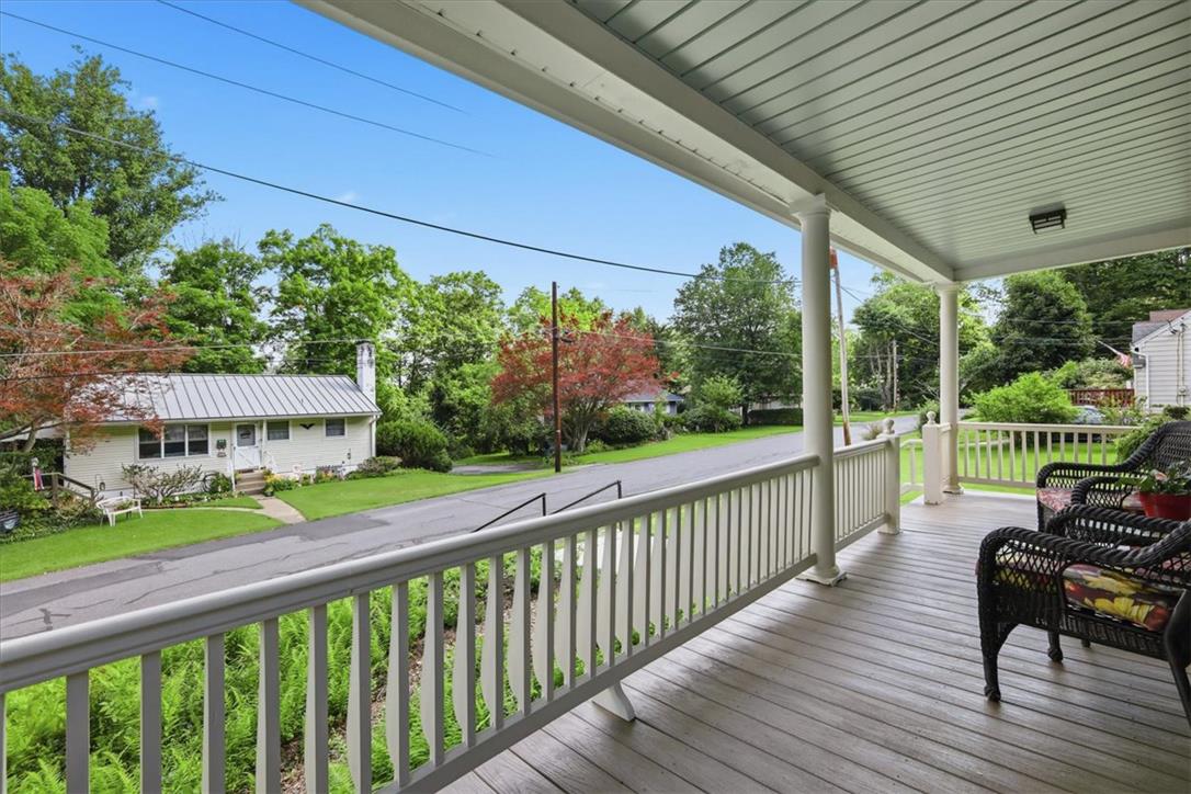 63 Oak Street Property Photo 6