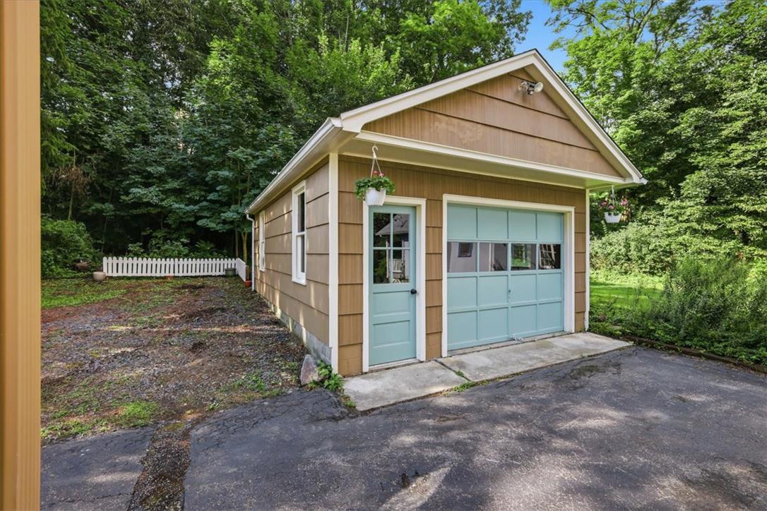 63 Oak Street Property Photo 15