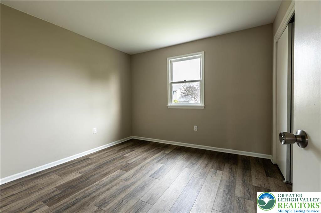 4074 Winfield Terrace Property Photo 12