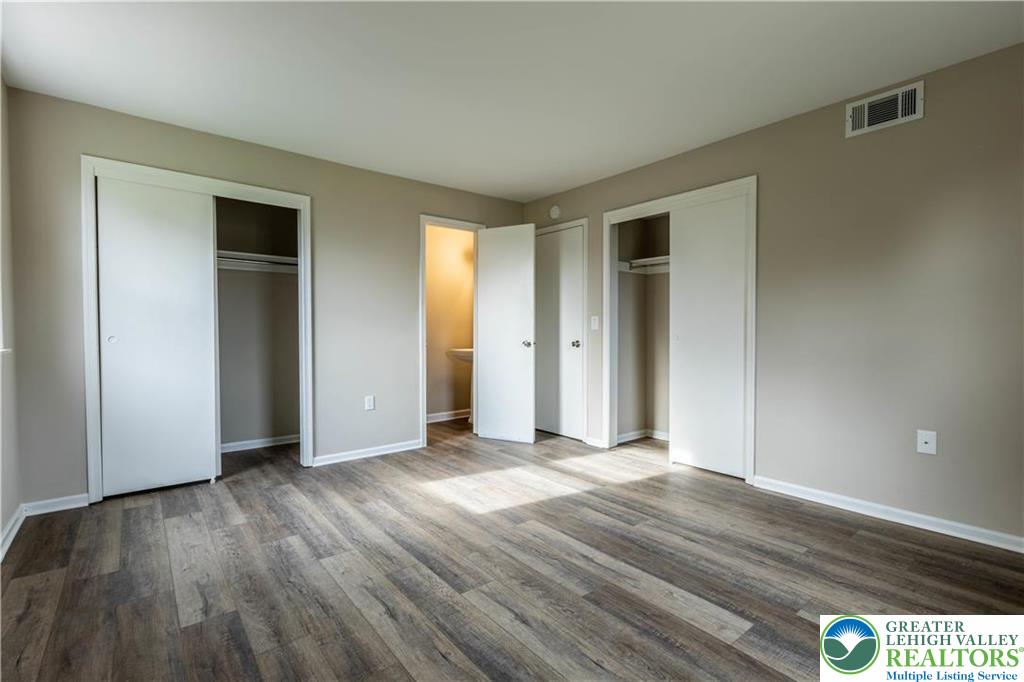 4074 Winfield Terrace Property Photo 15