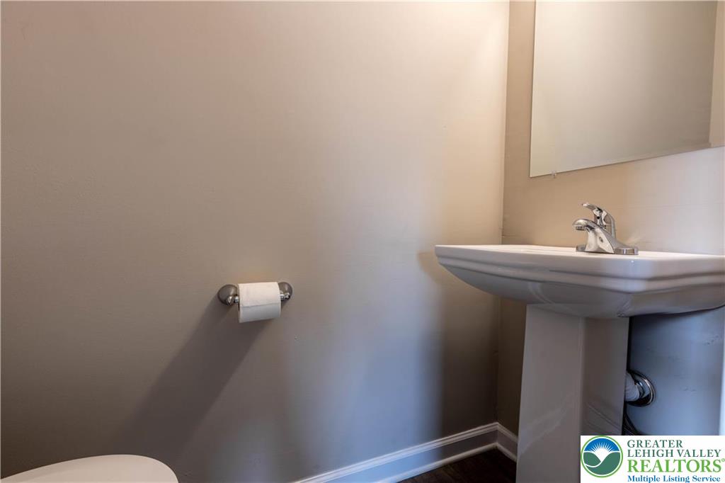 4074 Winfield Terrace Property Photo 17