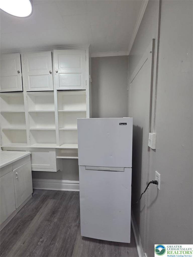 104 North 8th 2r Property Photo 6