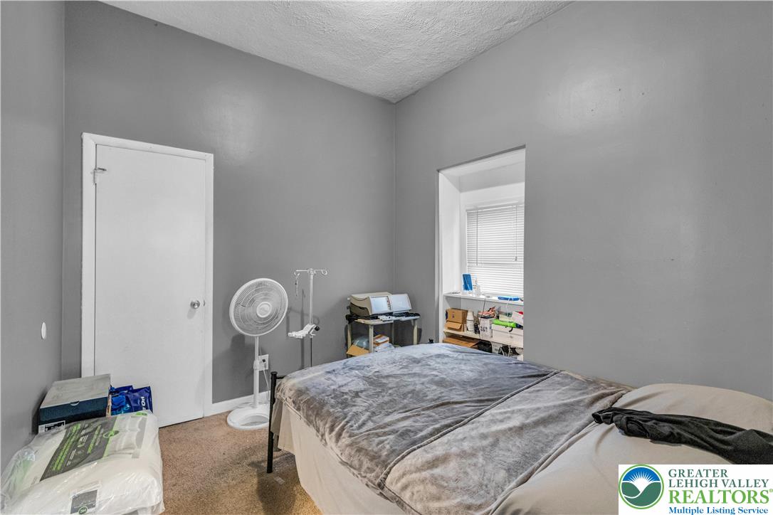 439 West Walnut Street Property Photo 21