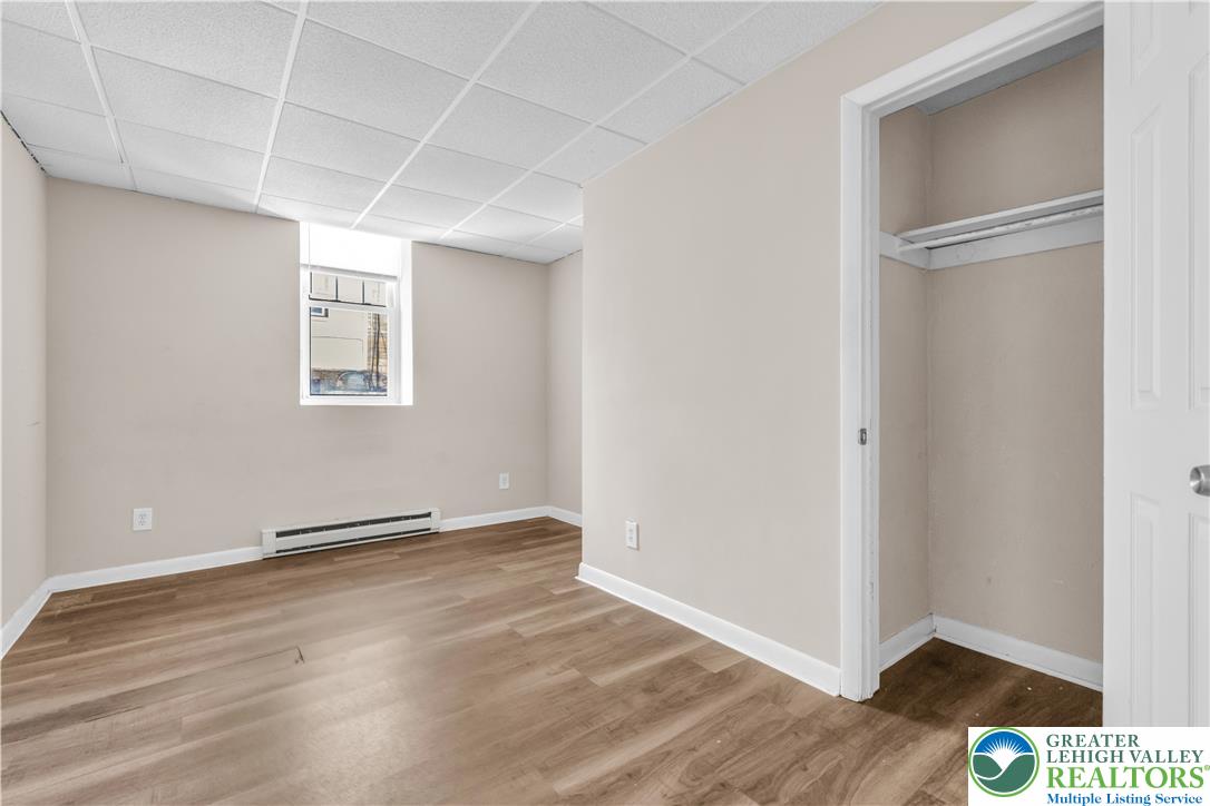 439 West Walnut Street Property Photo 25