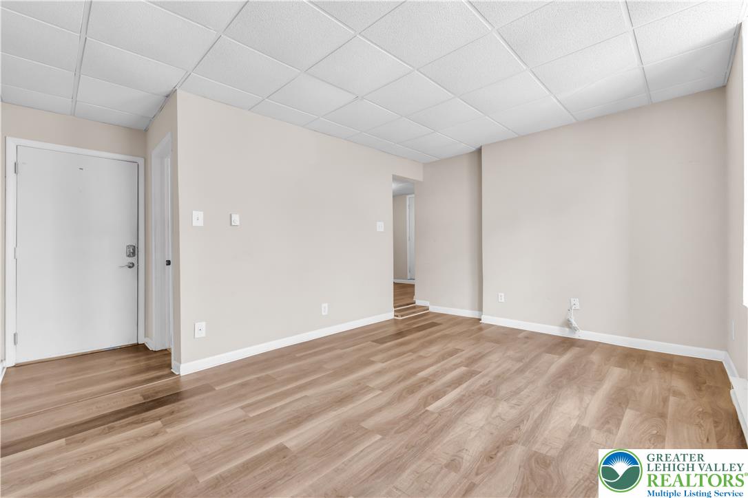 439 West Walnut Street Property Photo 38