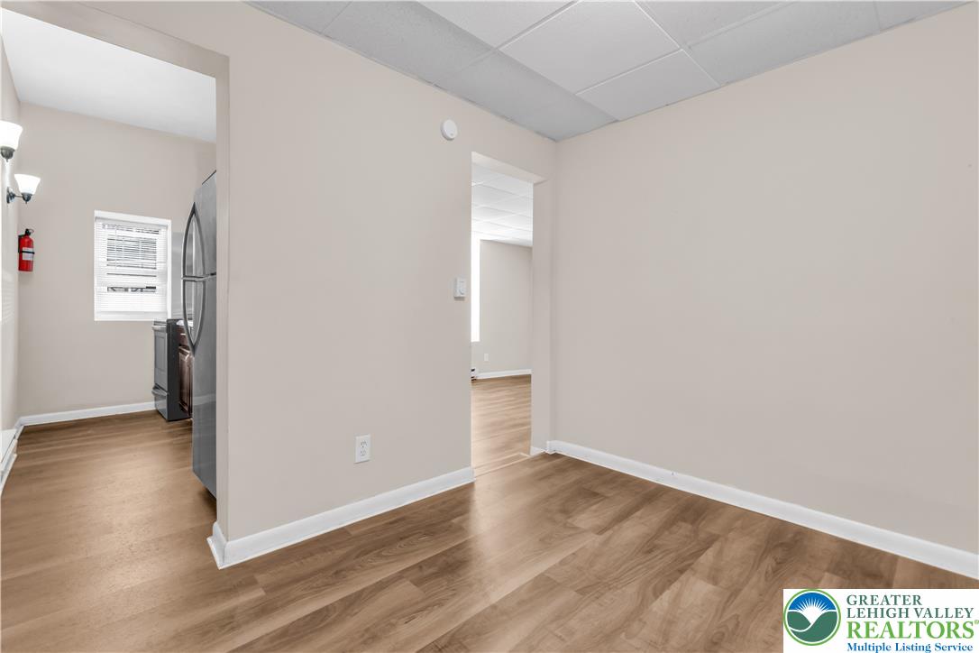 439 West Walnut Street Property Photo 39