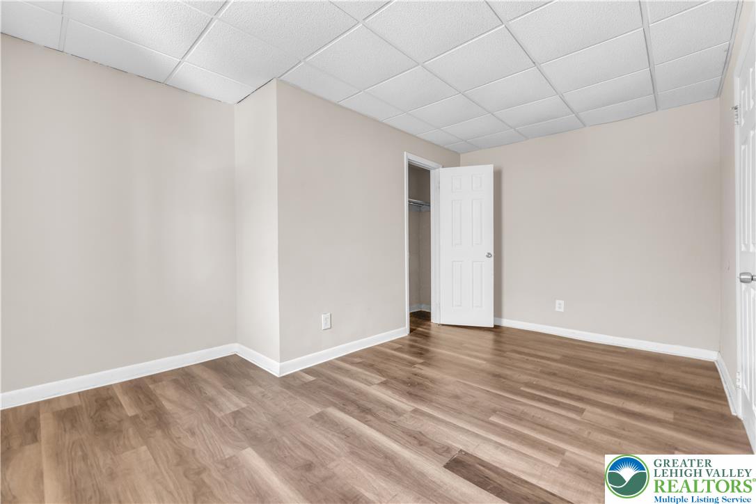 439 West Walnut Street Property Photo 40