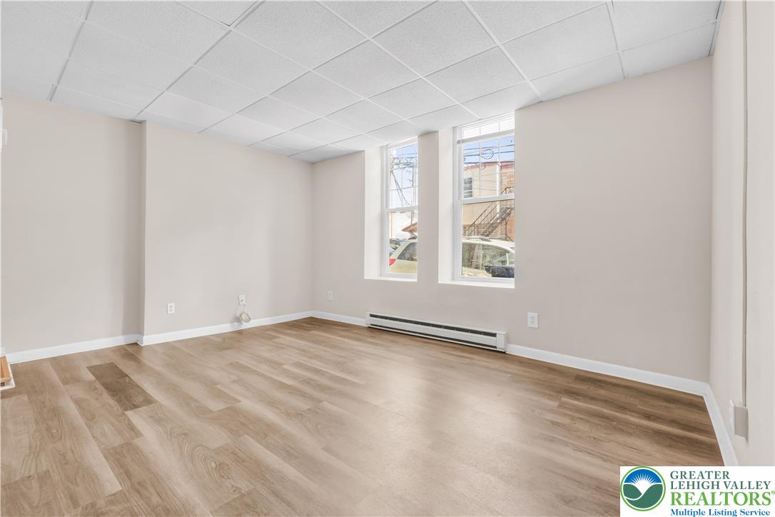 439 West Walnut Street Property Photo 43