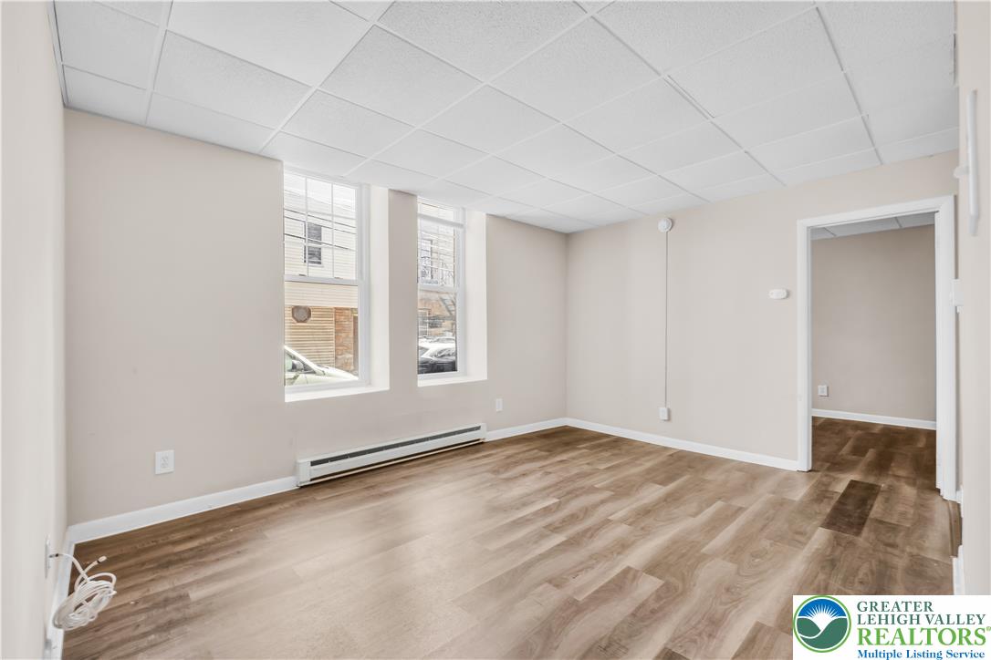 439 West Walnut Street Property Photo 45